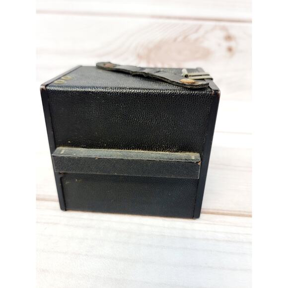 Vintage 1950s Tower 120 B2 Film Camera Flash Kit W/ Bulbs - Picture 6 of 16